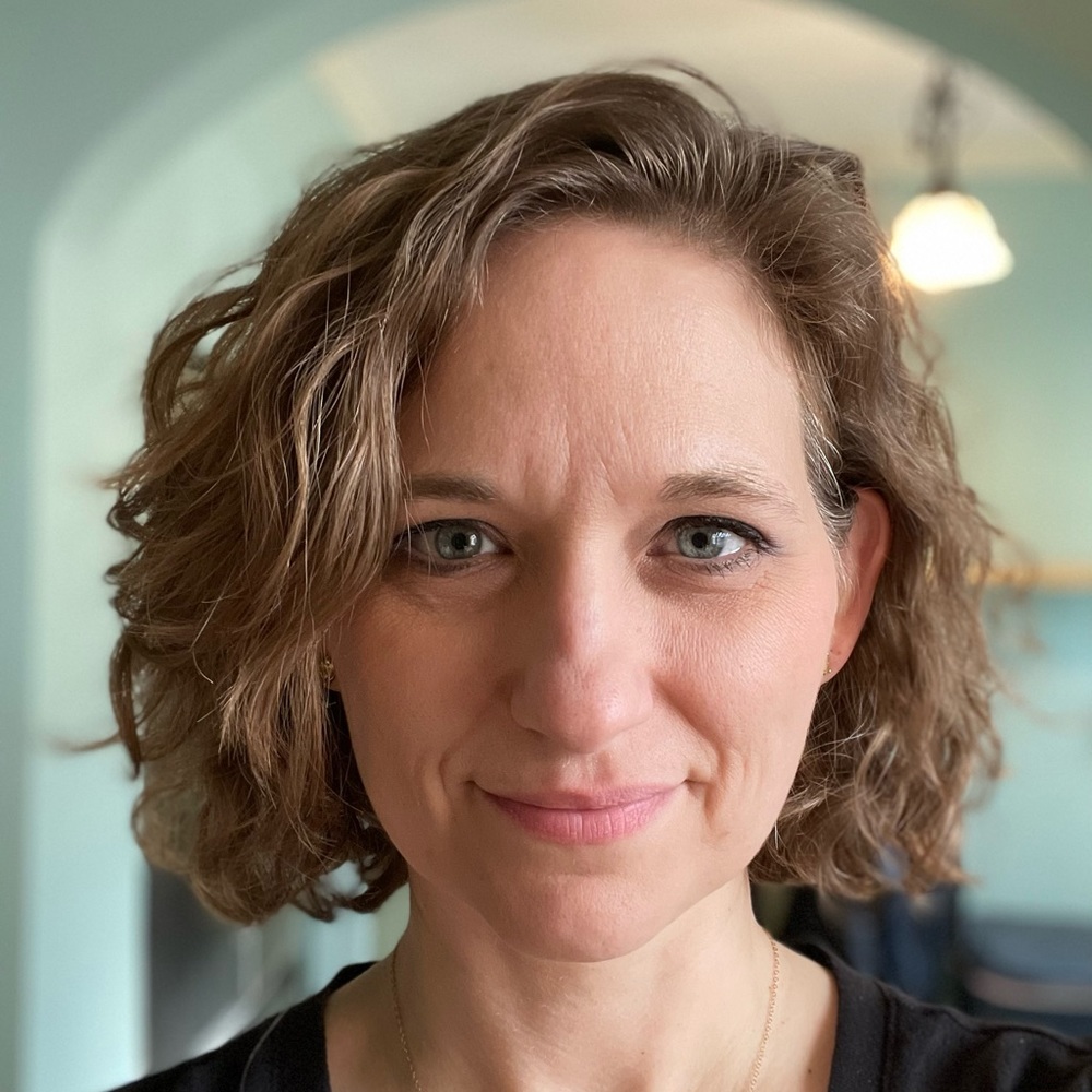 Meet your Posher, Elizabeth